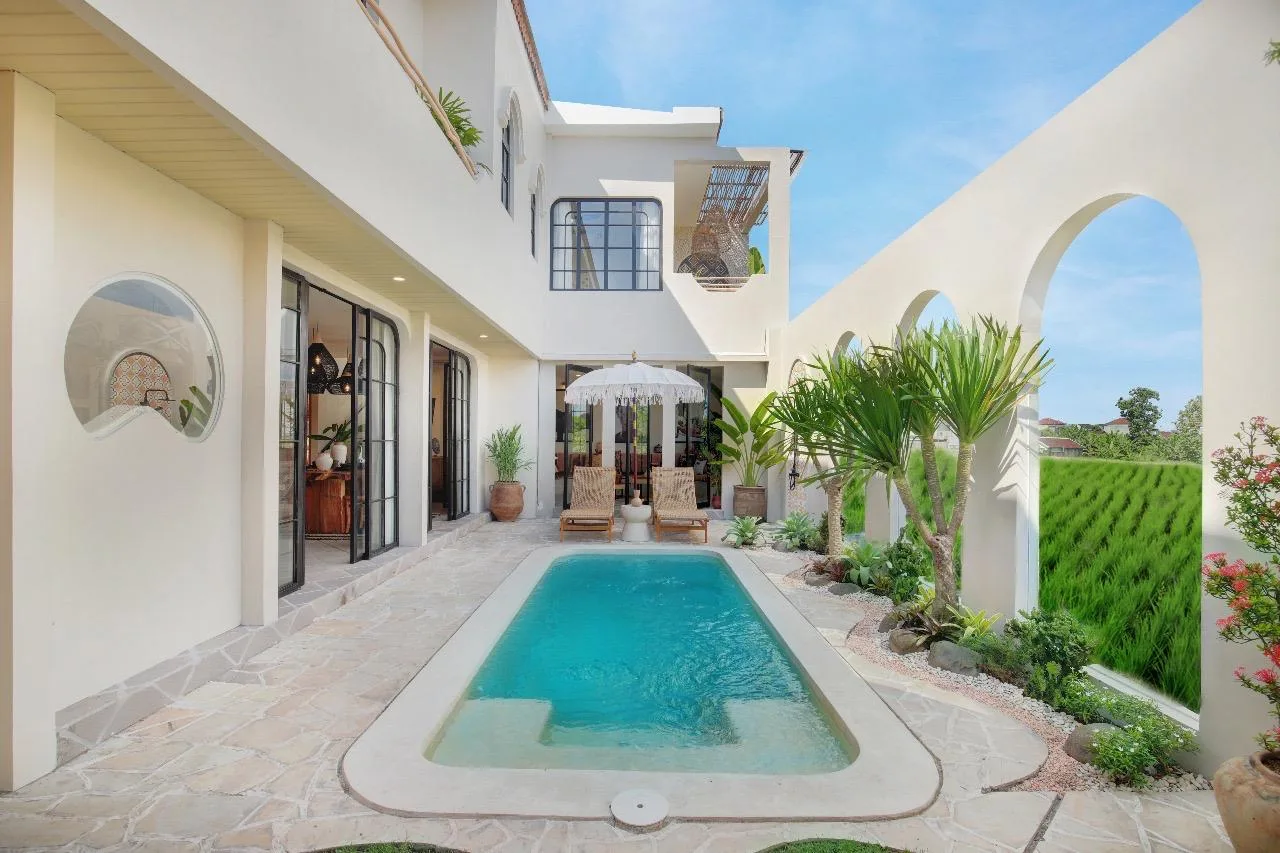 3 Bedroom Villa for Rent in Buduk Canggu with Rice Field View