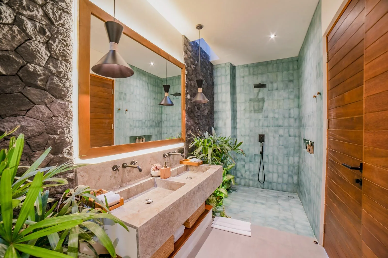Luxury 5-Bedroom Freehold Villa for Sale in Cemagi, Bali