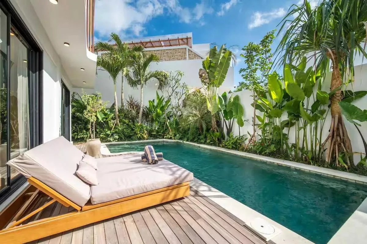 Leasehold 4 Bedroom Modern Contemporary Villa for Sale in Berawa Canggu