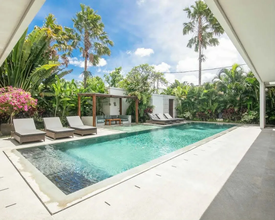 Freehold 5 Bedroom Elegant Luxury Villa for Sale in Berawa Canggu Bali