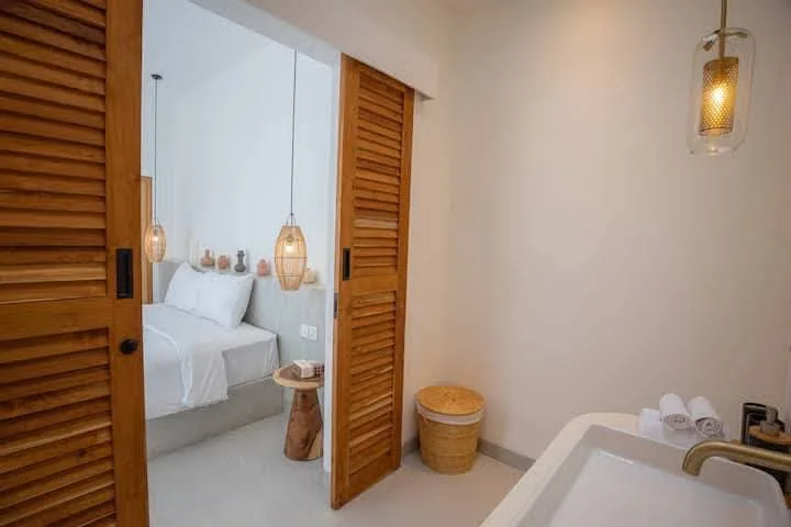 Yearly 4 Bed Mediterranean Luxury Beach Villa in Batu Bolong Bali